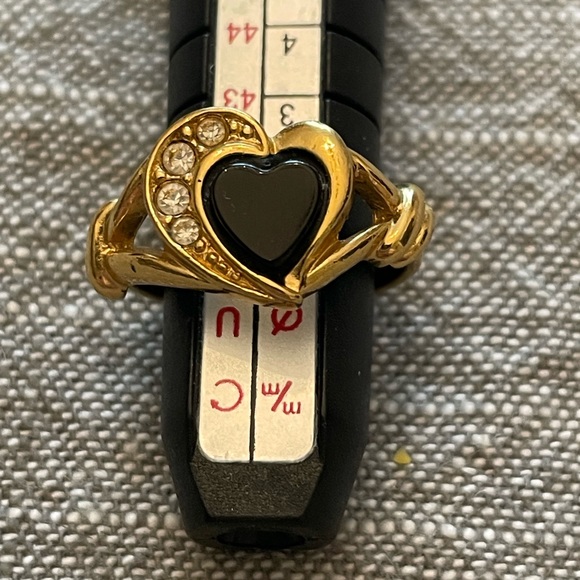 Vintage Avon Ring - Picture 3 of 11